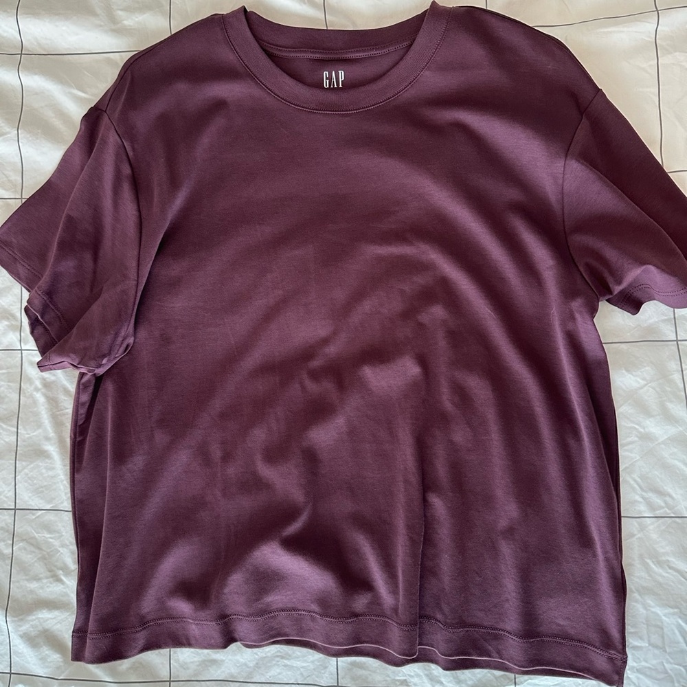 GAP Crewneck Tee in Plum